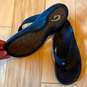 Olukai Flip Flops size 7